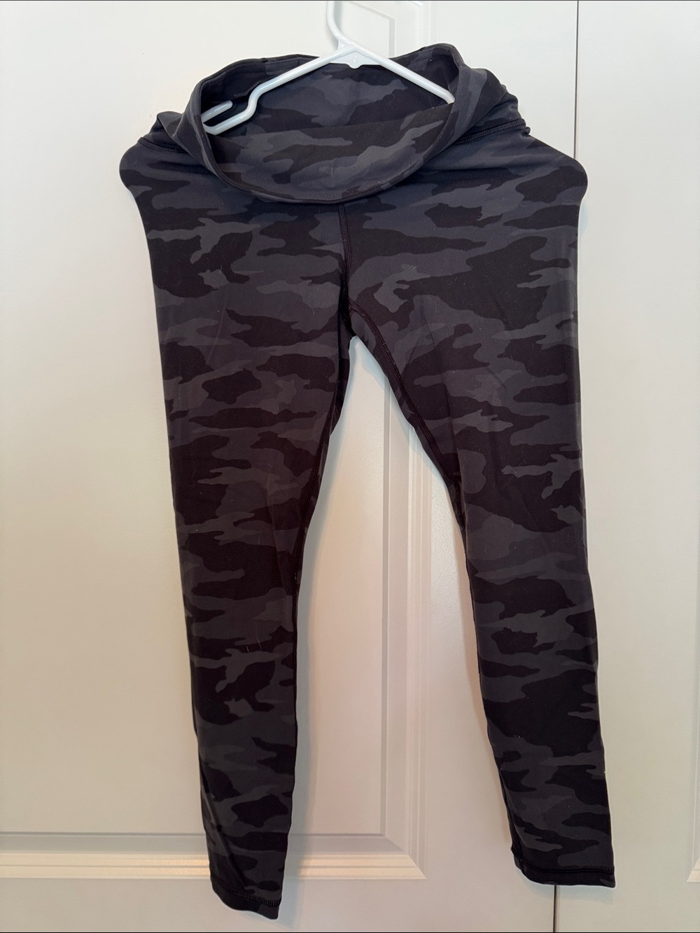 Athleta Black & Gray Camo Leggings